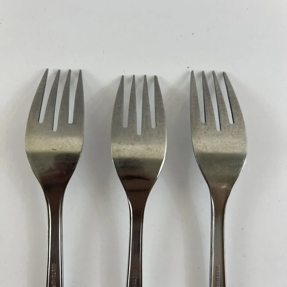 Customcraft CUS3 Fleur De Lis Stainless Flatware Set Lot 18 Forks Spoons Knives